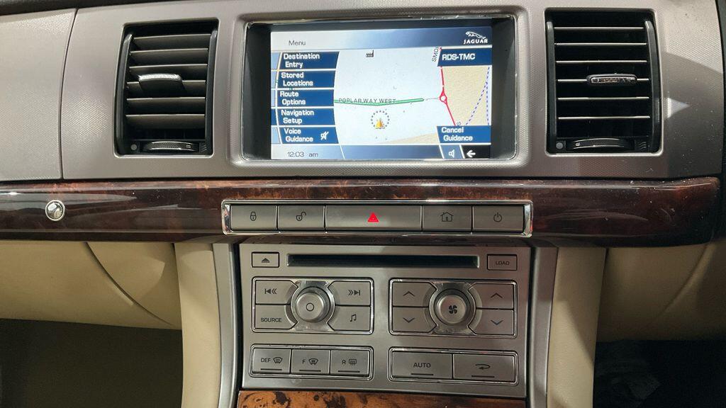 Used Jaguar XF 2010 for sale - 76360771: Photo 4