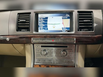 Used Jaguar XF 2010 for sale - 76360771: Photo