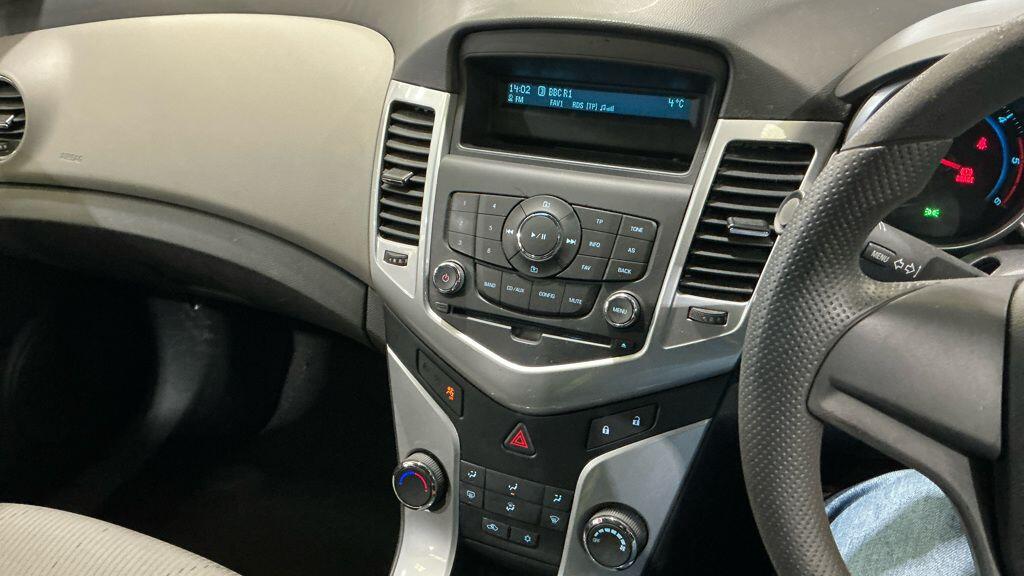 Used Chevrolet Cruze 2014 for sale - 77479050: Photo 8