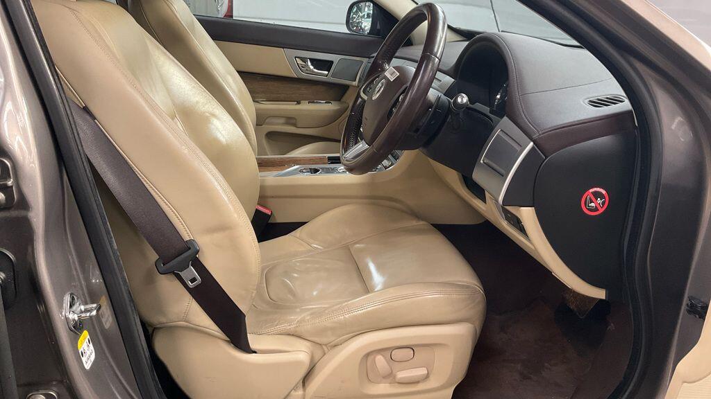 Used Jaguar XF 2012 for sale - 77637828: Photo 11