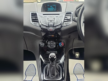 Used Ford Fiesta 2016 for sale - 76371110: Photo