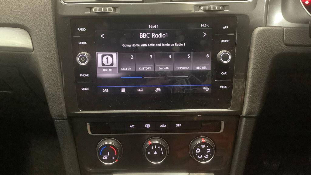 Used Volkswagen Golf 2017 for sale - 76606822: Photo 3