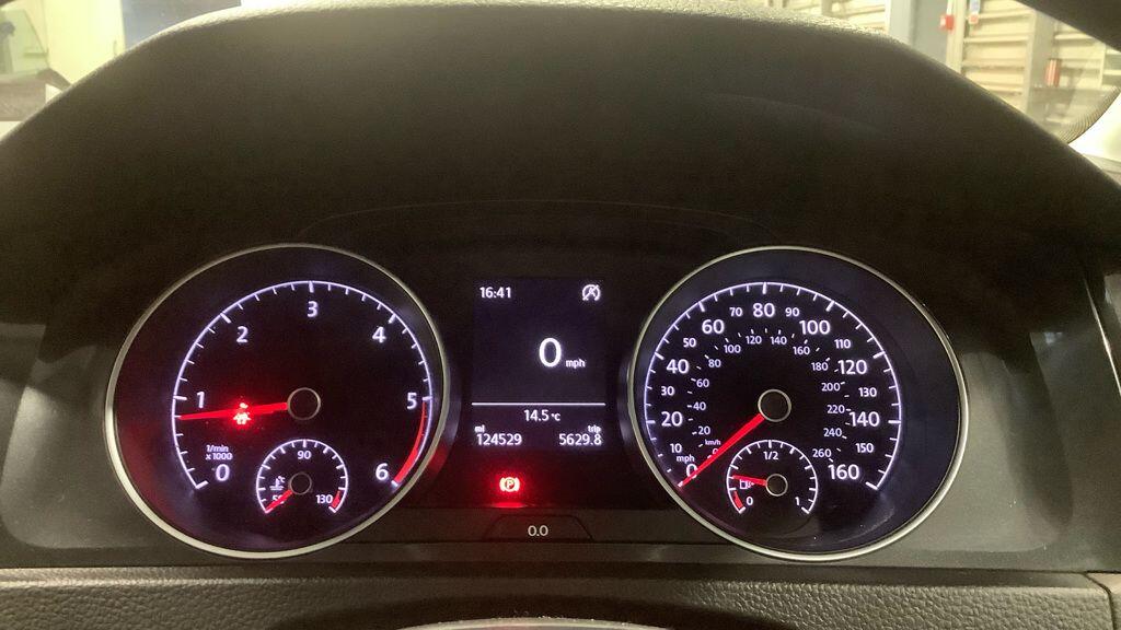 Used Volkswagen Golf 2017 for sale - 76606822: Photo 4