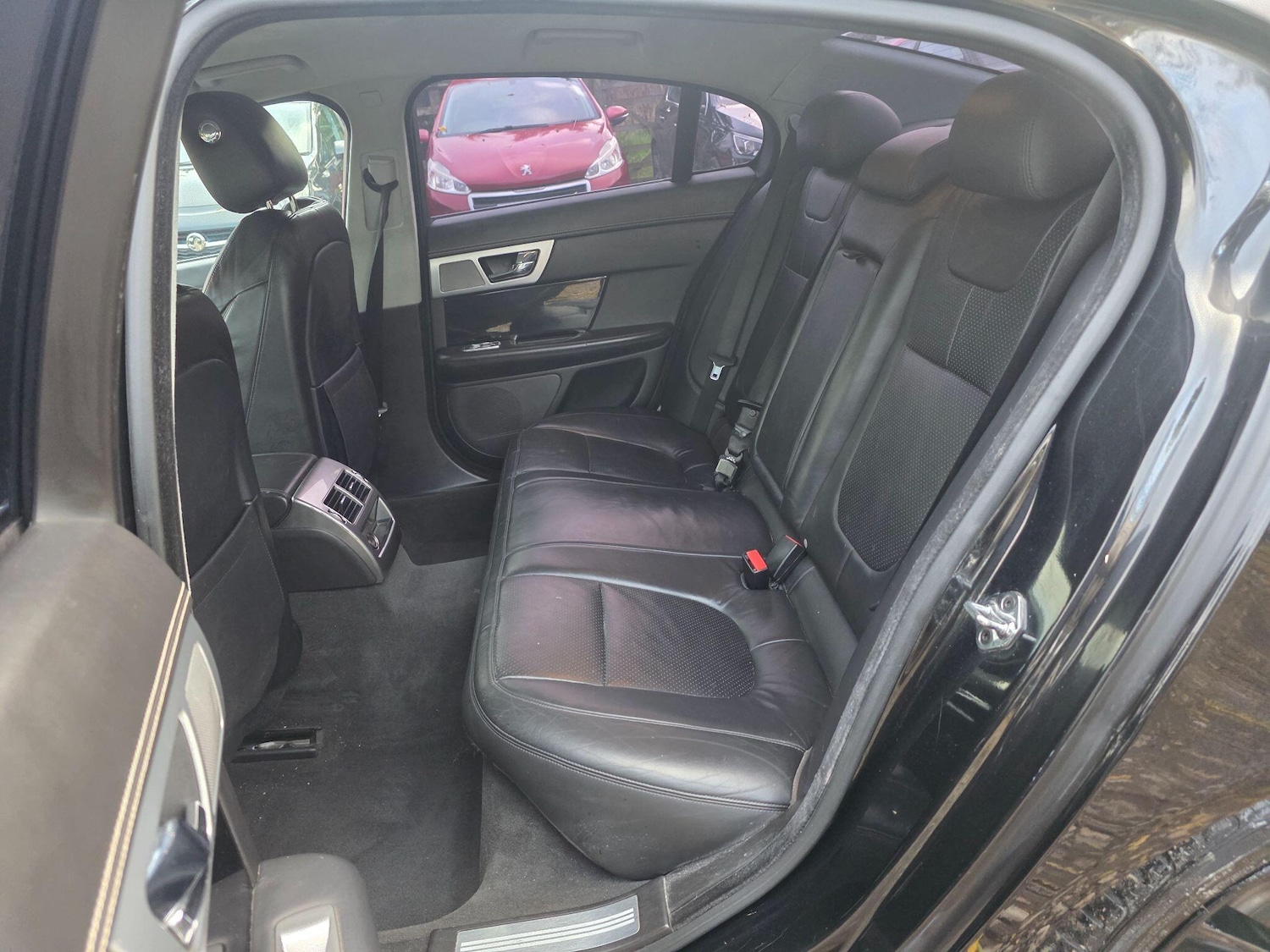 Used Jaguar XF 2013 for sale - 76371656: Photo 24