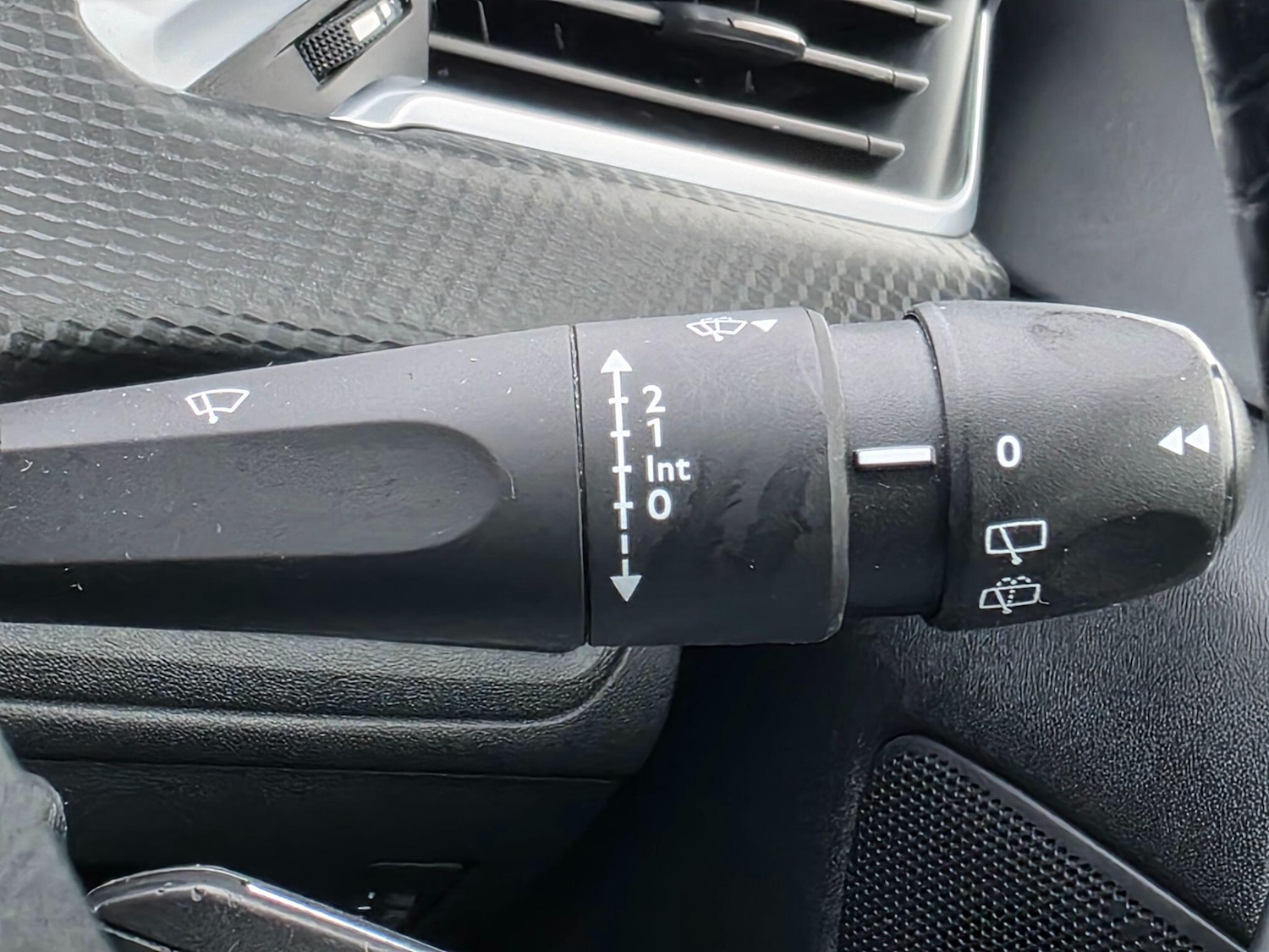 Used Peugeot 2008 2018 for sale - 76527672: Photo 38