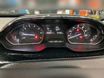 Used Peugeot 2008 2018 for sale - 76527672: Photo