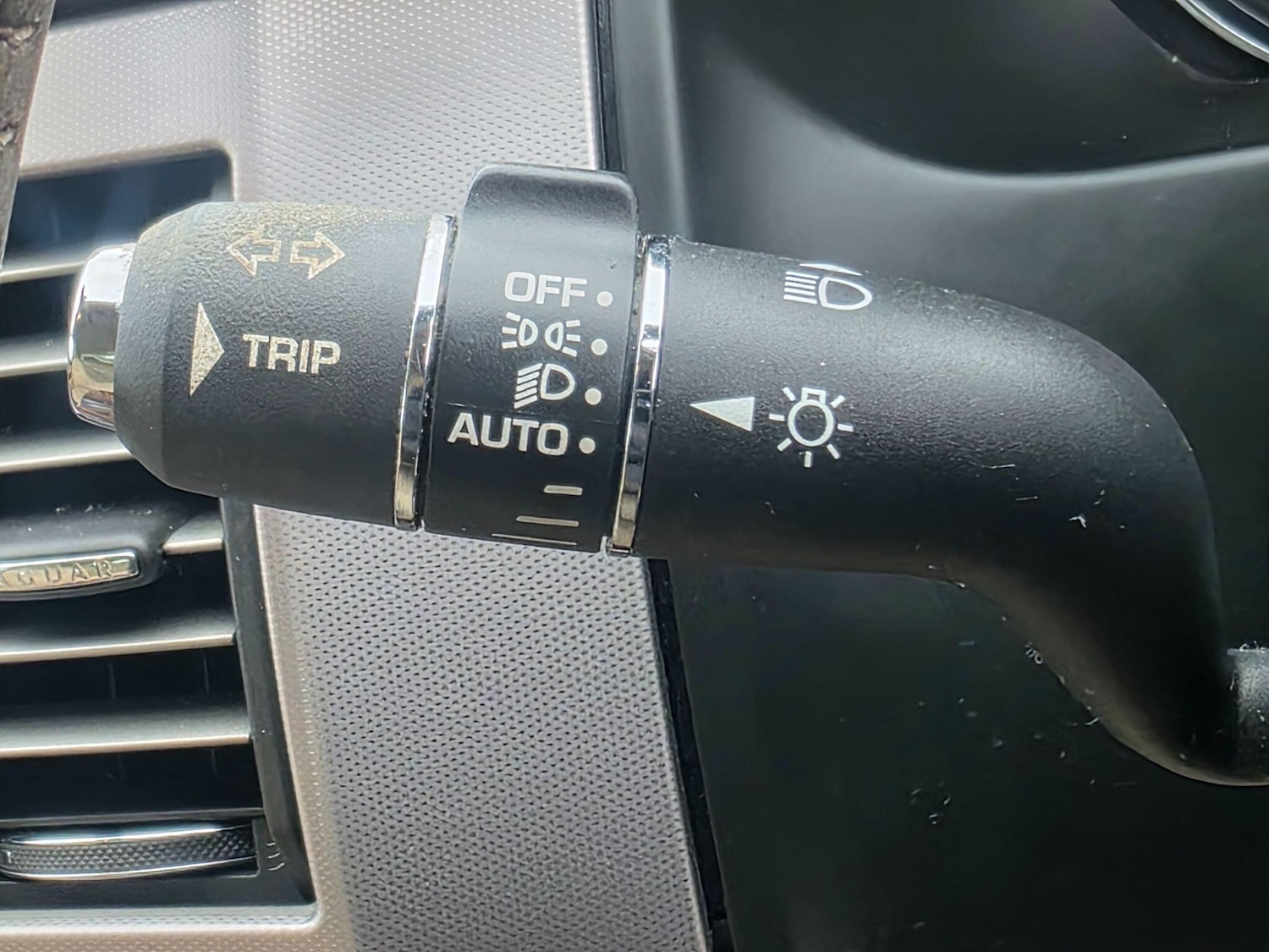 Used Jaguar XF 2010 for sale - 76976717: Photo 33