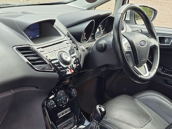 Used Ford Fiesta 2016 for sale - 76370392: Photo