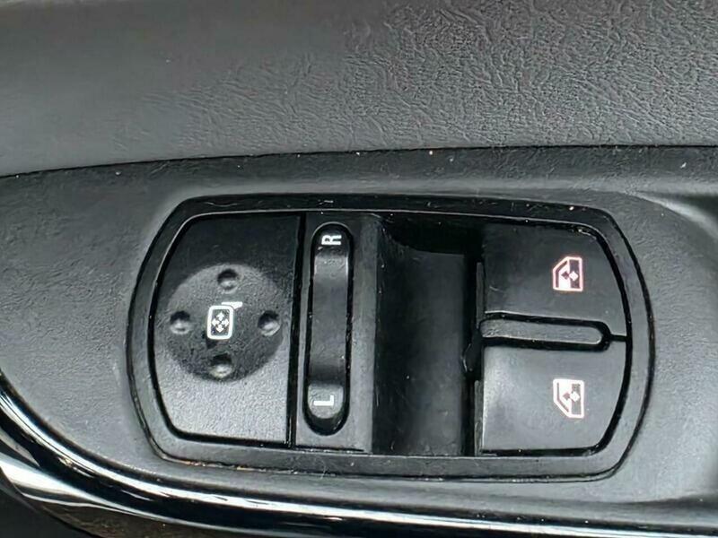 Used Vauxhall Corsa 2015 for sale - 77082008: Photo 30