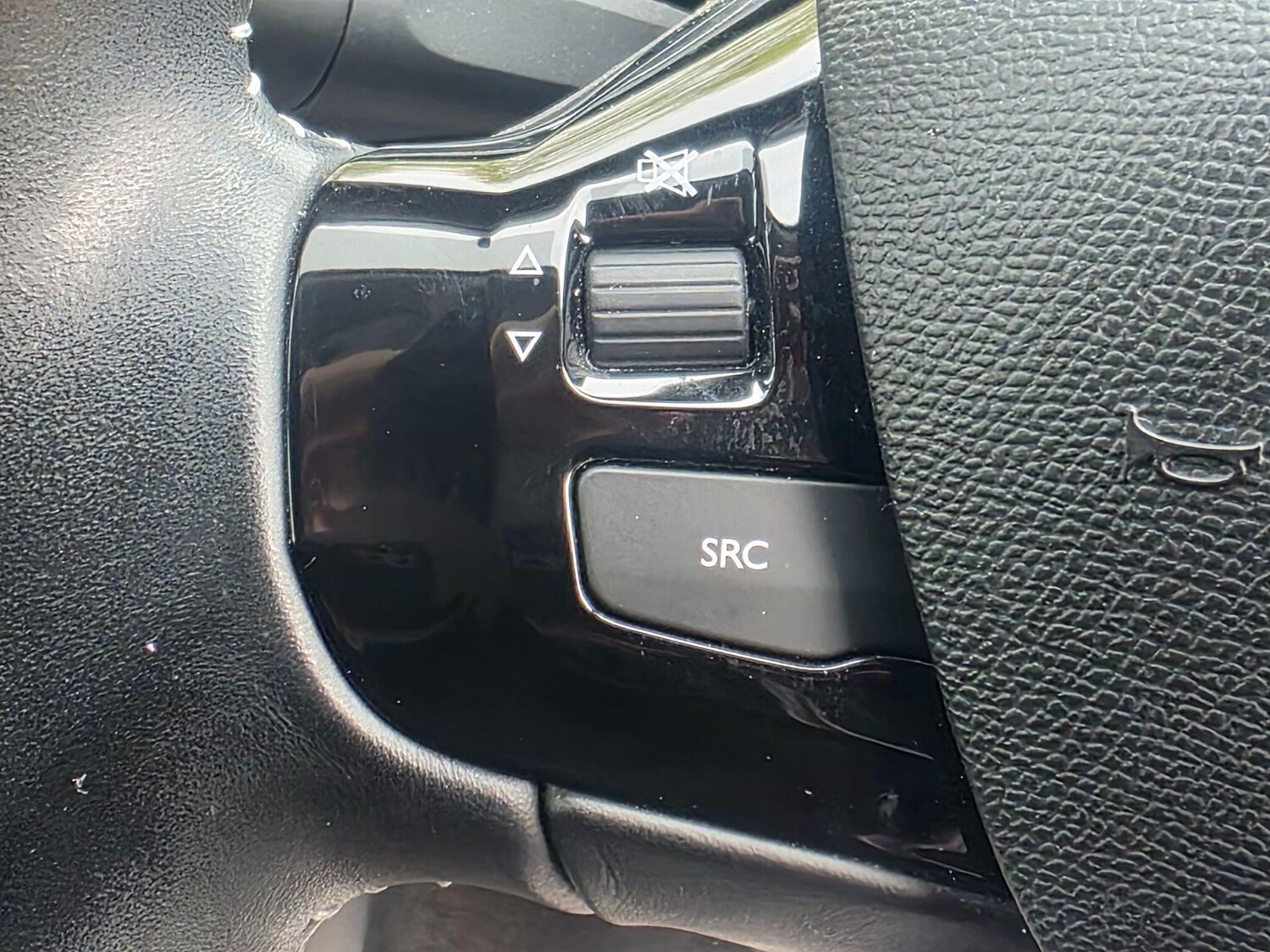 Used Peugeot 308 2016 for sale - 76370785: Photo 35