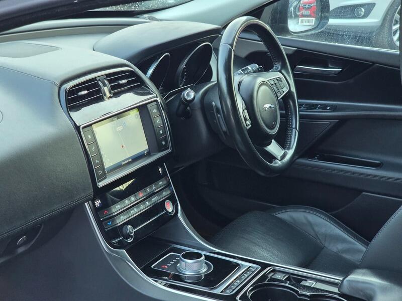 Used Jaguar XE 2016 for sale - 77119807: Photo 4