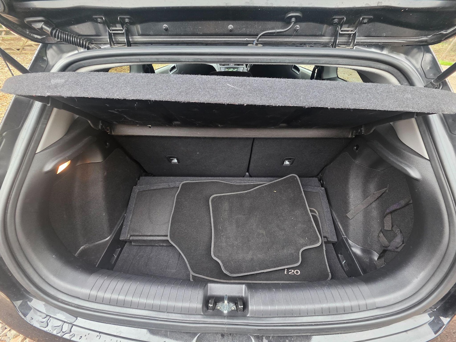 Used Hyundai i20 2015 for sale - 76371218: Photo 18