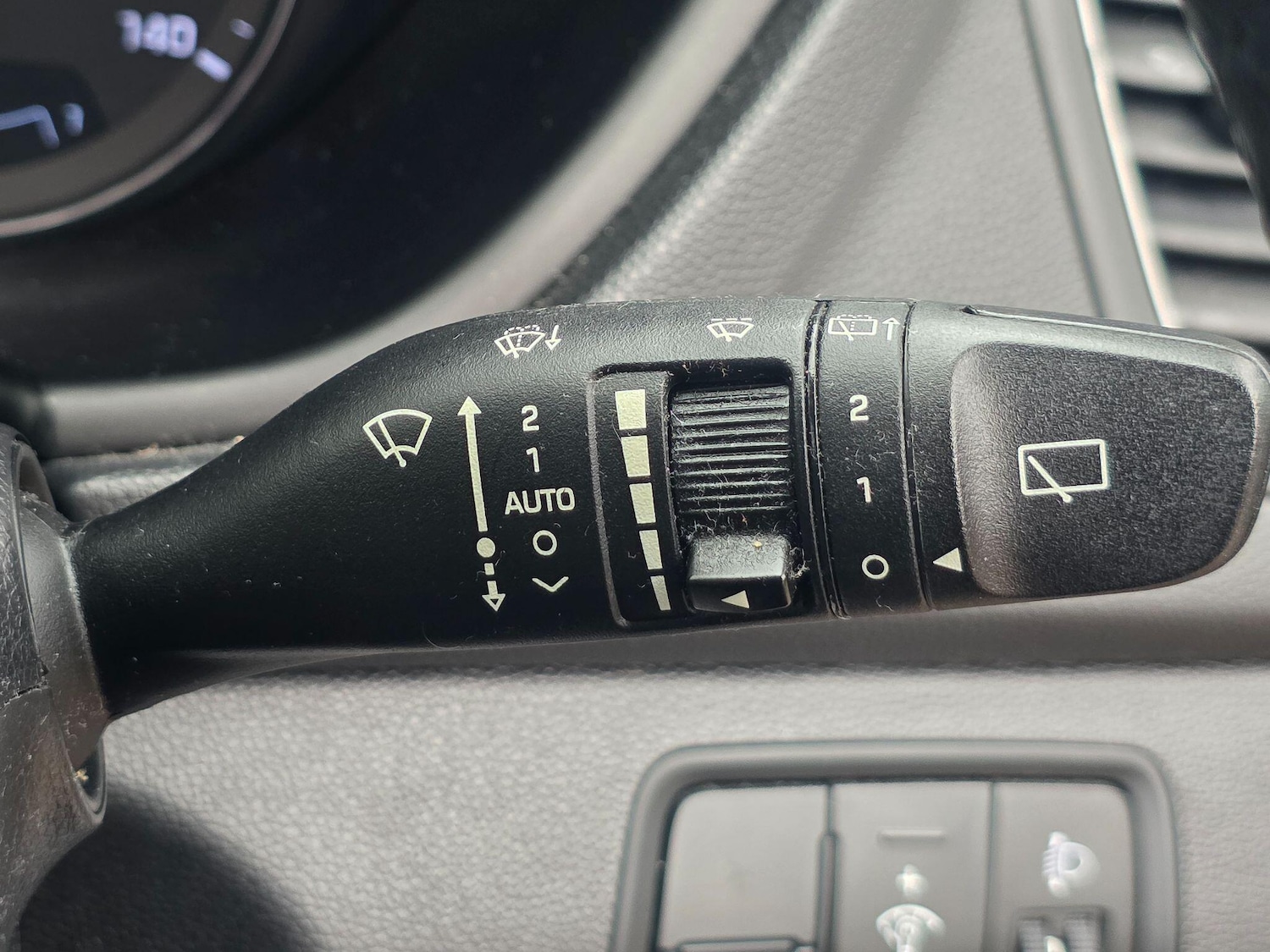 Used Hyundai i20 2015 for sale - 76371218: Photo 35