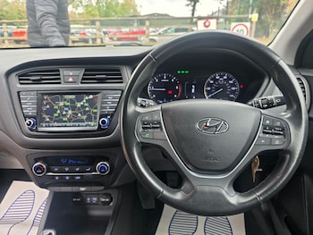 Used Hyundai i20 2015 for sale - 76371218: Photo