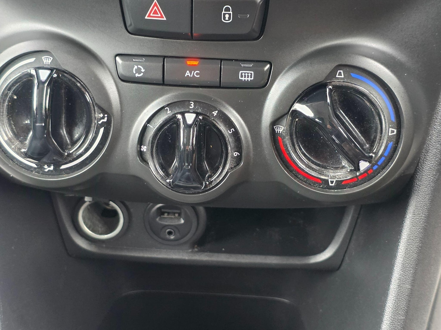 Used Peugeot 208 2016 for sale - 76370759: Photo 30