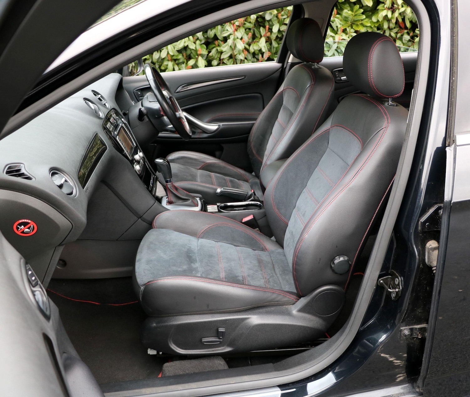 Used Ford Mondeo 2010 for sale - 77305810: Photo 31