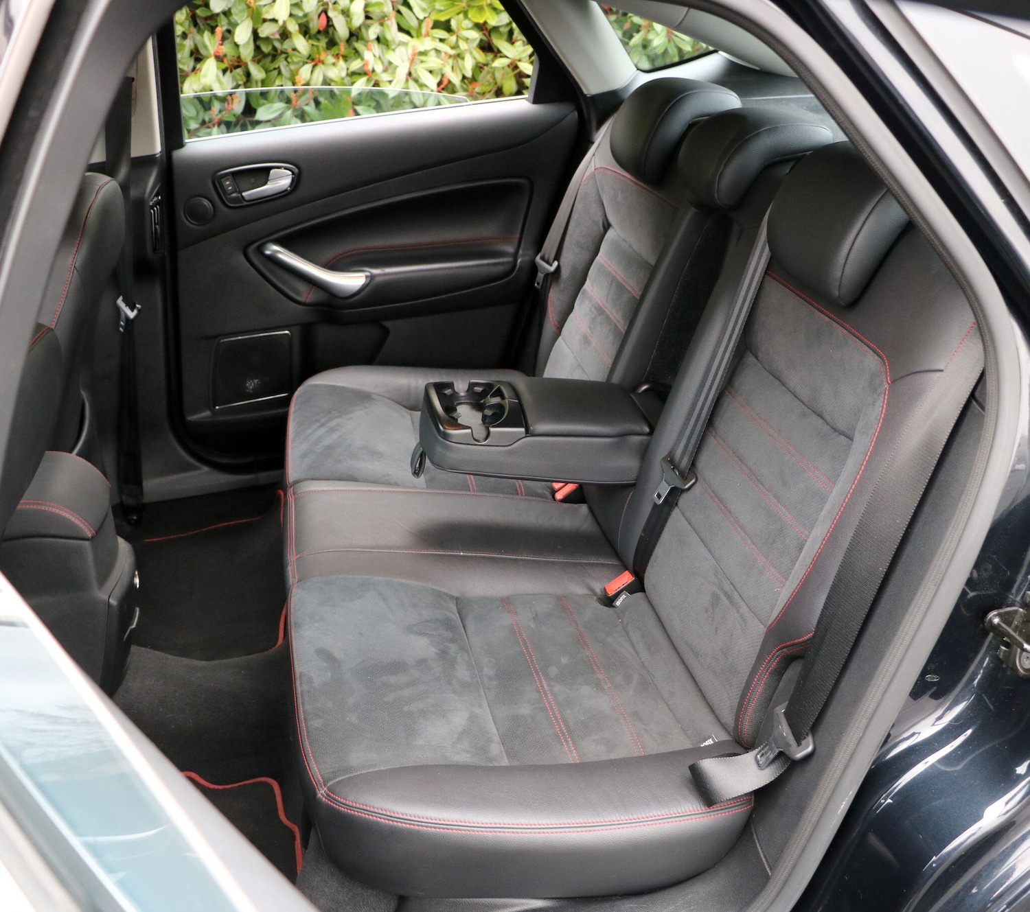 Used Ford Mondeo 2010 for sale - 77305810: Photo 32