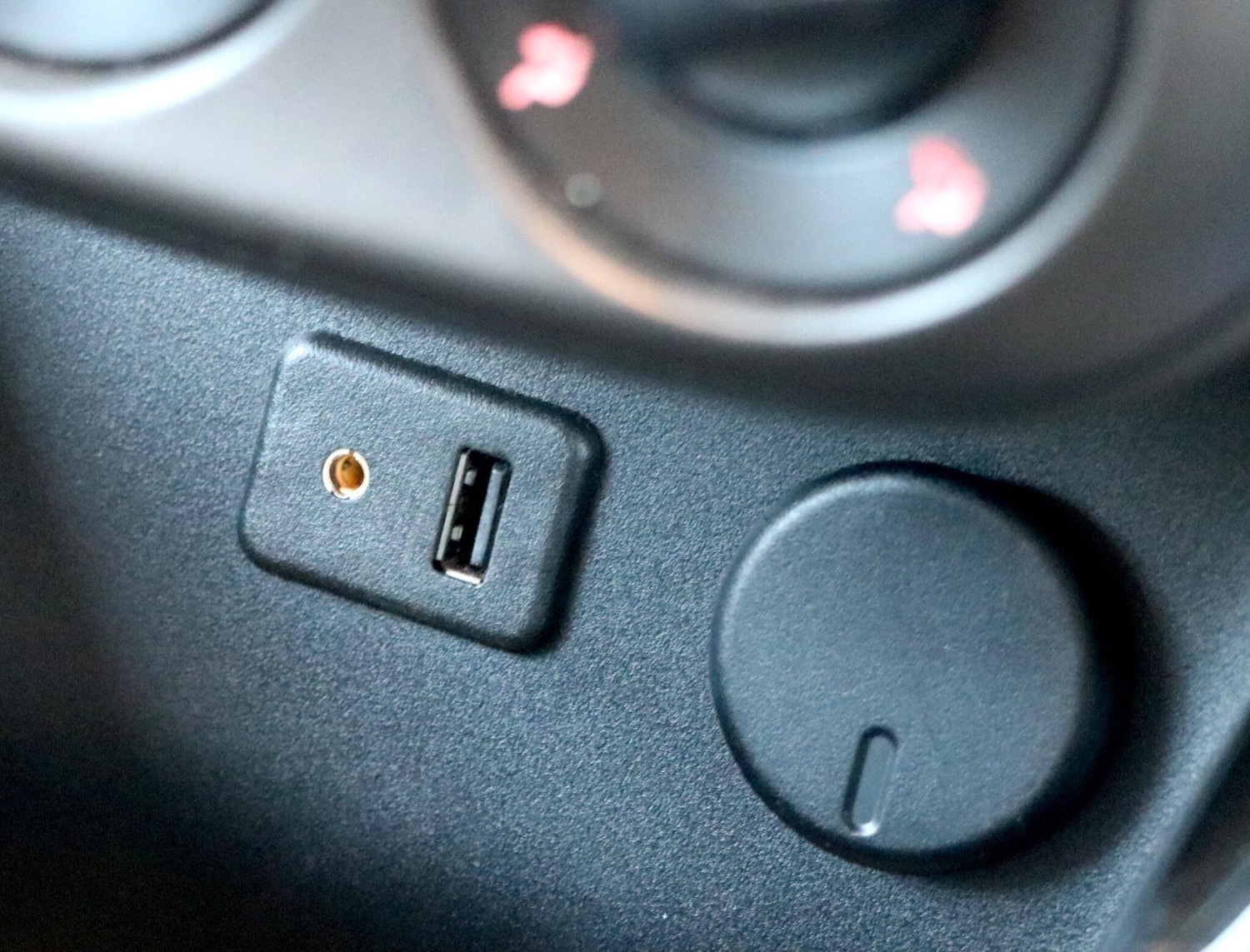 Used Vauxhall Corsa 2015 for sale - 77091538: Photo 38