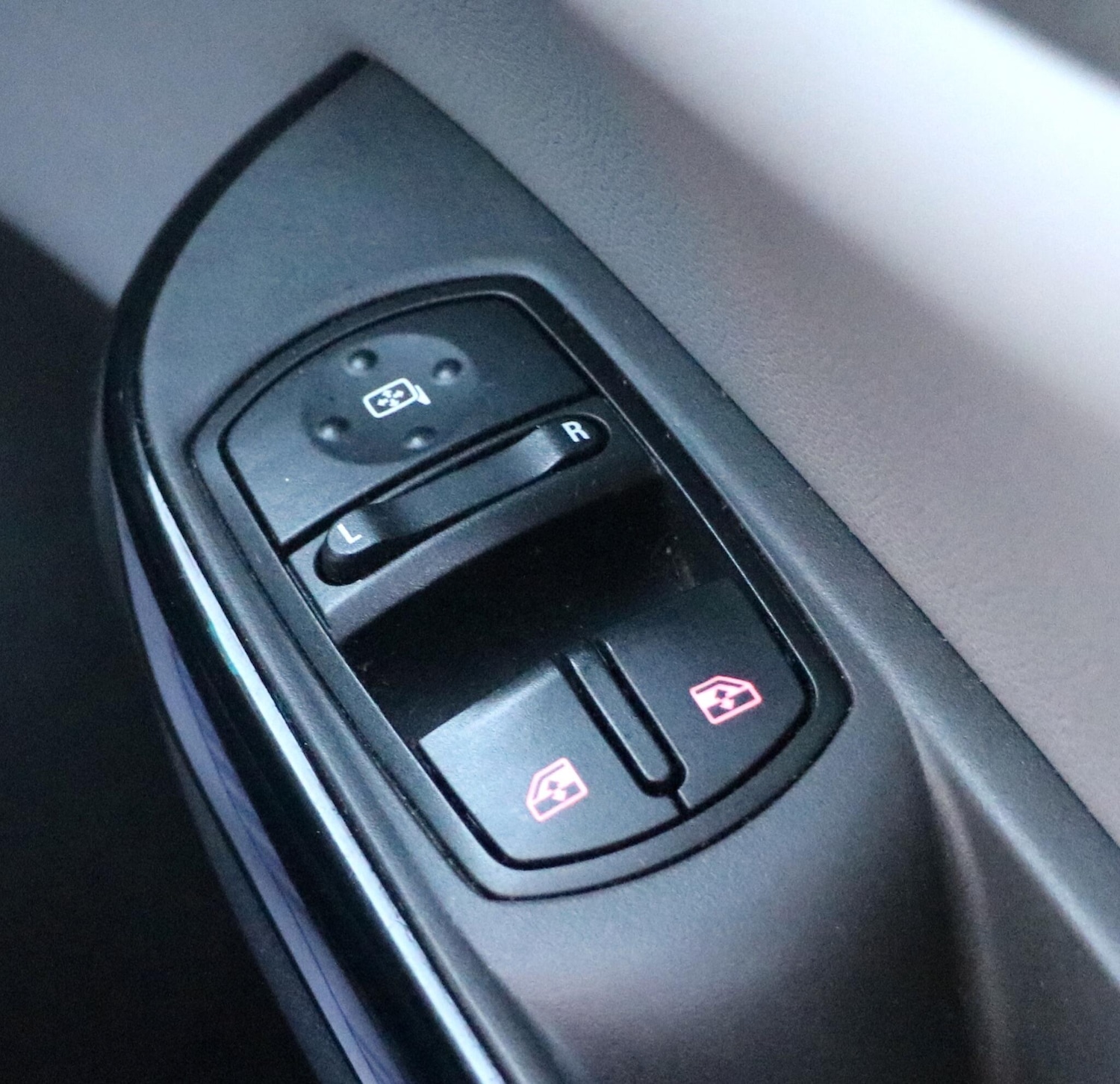 Used Vauxhall Corsa 2015 for sale - 77091538: Photo 39