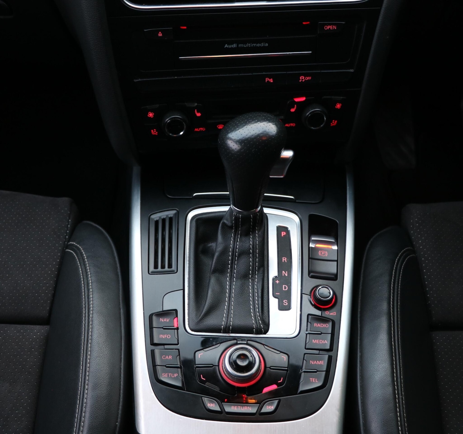 Used Audi A4 2010 for sale - 76671369: Photo 26