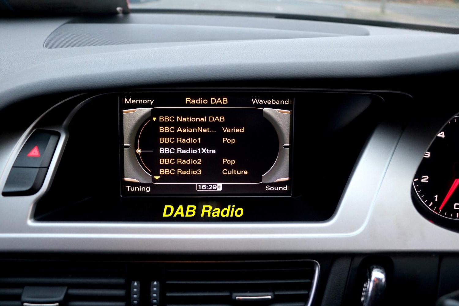 Used Audi A4 2010 for sale - 76671369: Photo 29