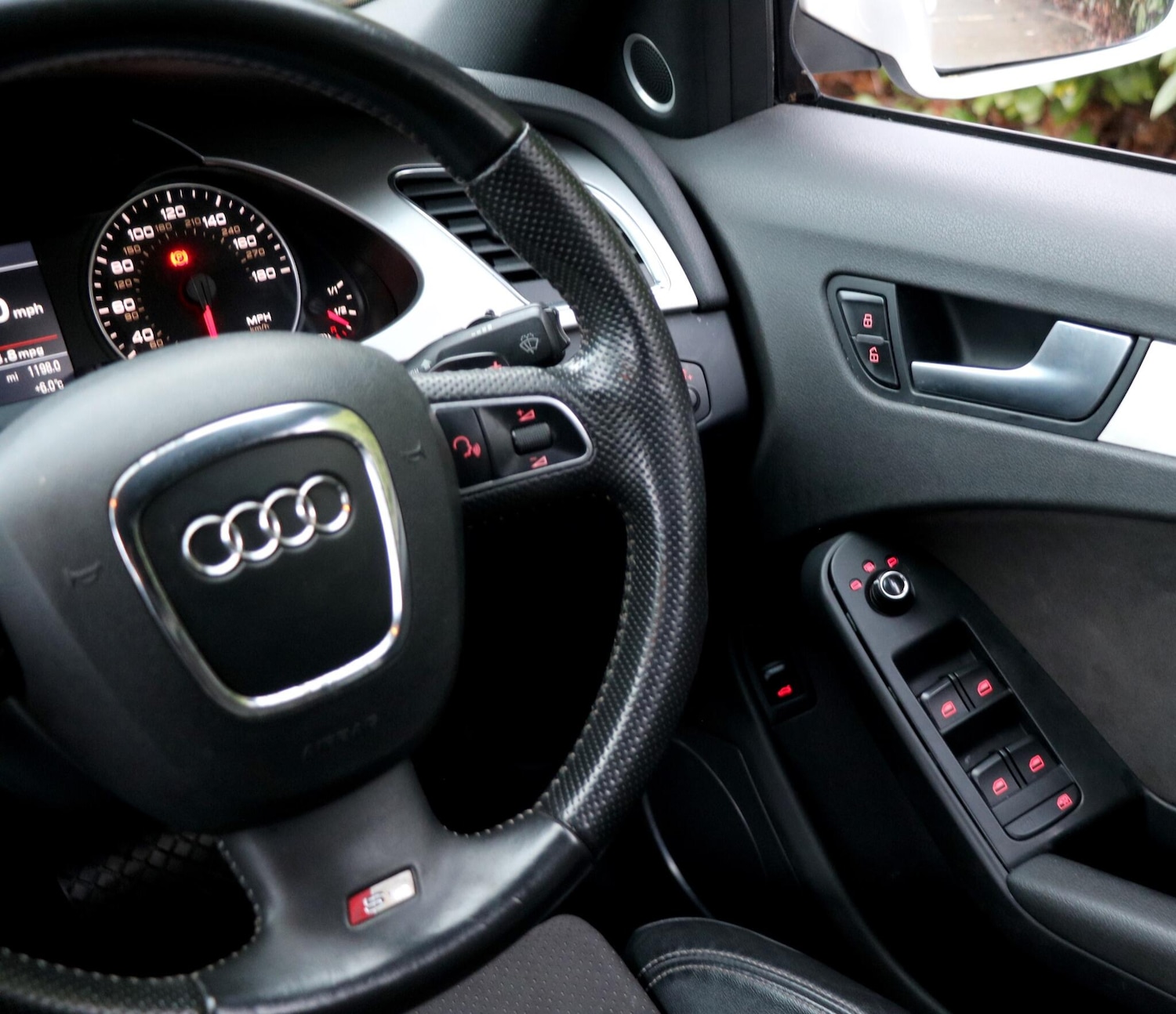 Used Audi A4 2010 for sale - 76671369: Photo 34