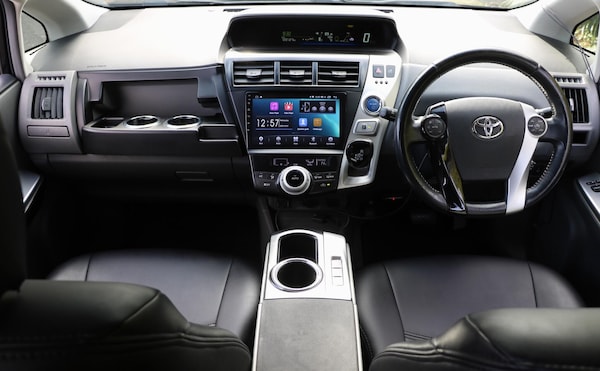 Used Toyota Prius+ 2023 for sale - 76152401: Photo 12