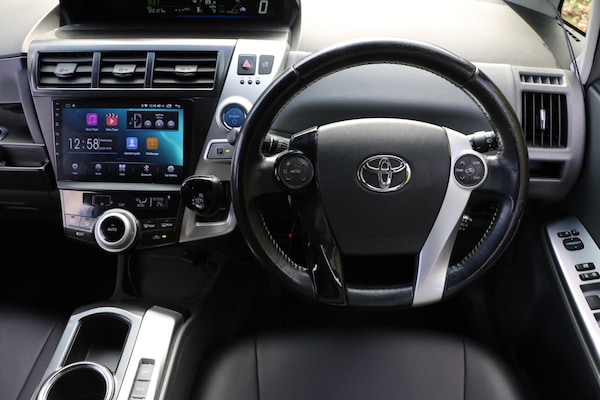 Used Toyota Prius+ 2023 for sale - 76152401: Photo 17