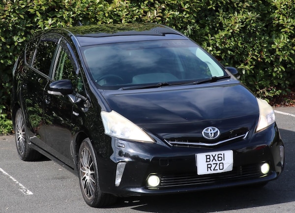 Used Toyota Prius+ 2023 for sale - 76152401: Photo 1