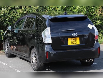 Used Toyota Prius+ 2023 for sale - 76152401: Photo 3