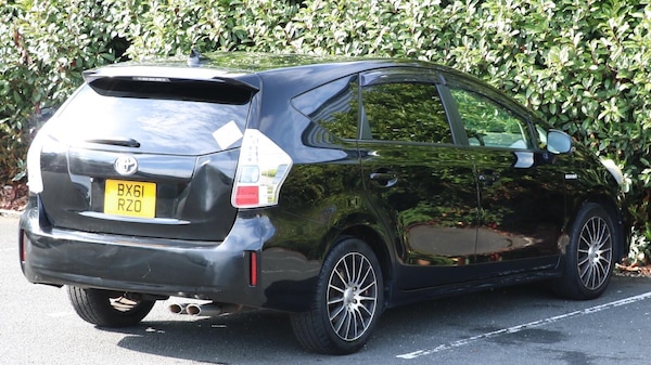 Used Toyota Prius+ 2023 for sale - 76152401: Photo 5