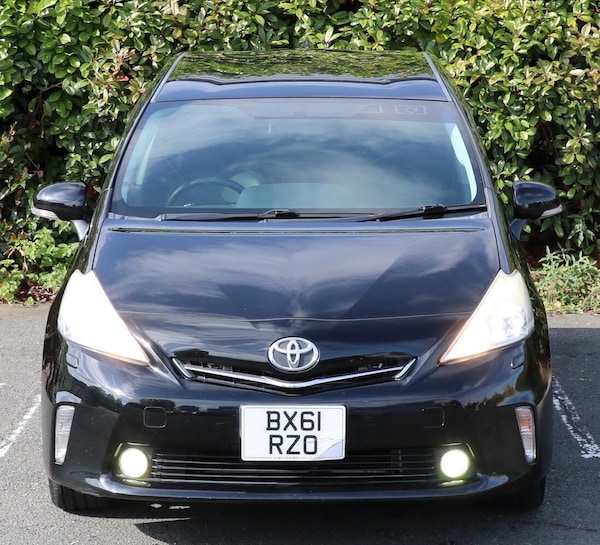 Used Toyota Prius+ 2023 for sale - 76152401: Photo 6
