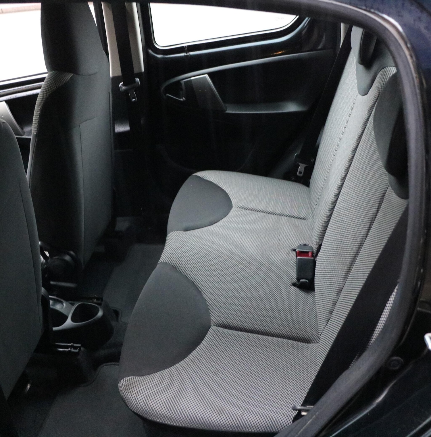 Used Toyota AYGO 2013 for sale - 76307767: Photo 16