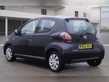 Used Toyota AYGO 2013 for sale - 76307767: Photo
