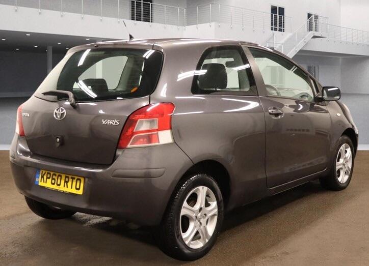 Used Toyota Yaris 2010 for sale - 77305499: Photo 3