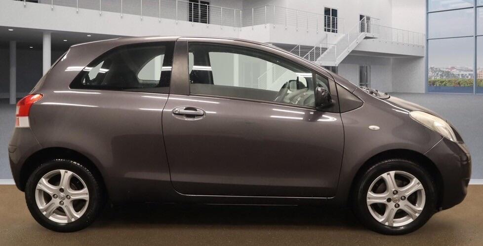 Used Toyota Yaris 2010 for sale - 77305499: Photo 4