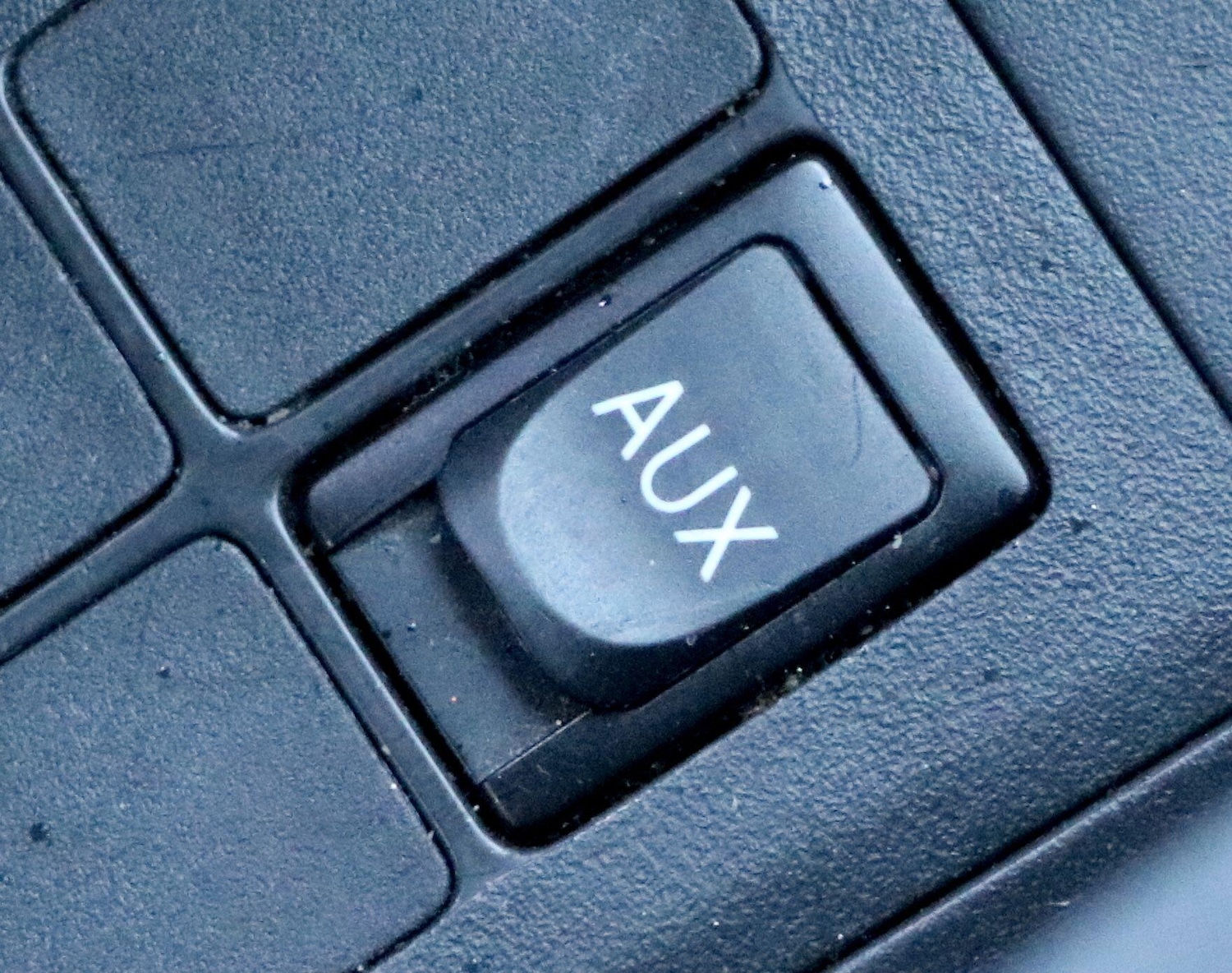 Used Toyota Yaris 2010 for sale - 77305499: Photo 42