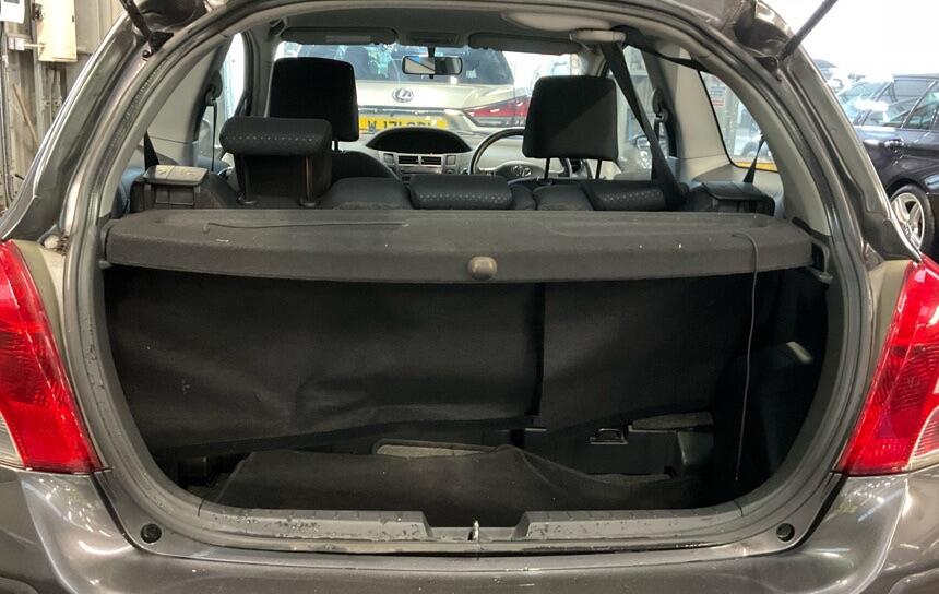 Used Toyota Yaris 2010 for sale - 77305499: Photo 7