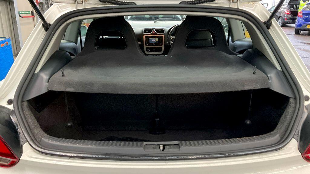 Used Volkswagen Scirocco 2013 for sale - 78034022: Photo 6