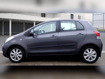 Used Toyota Yaris 2009 for sale - 76742615: Photo