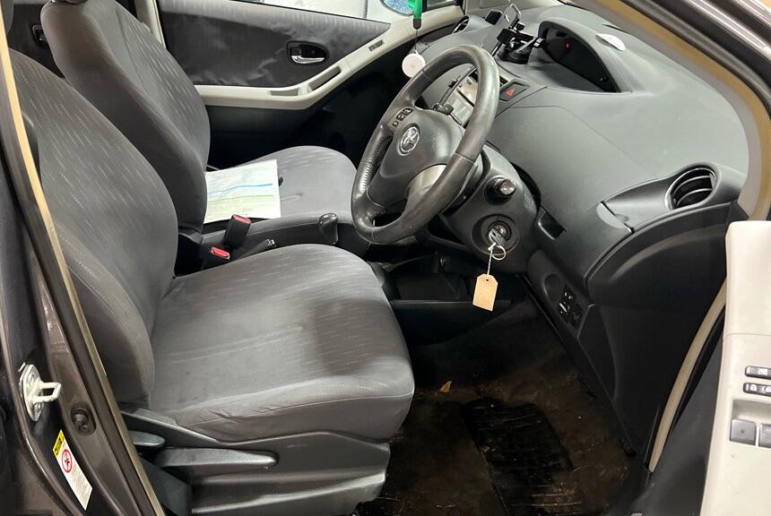 Used Toyota Yaris 2009 for sale - 76742615: Photo 5