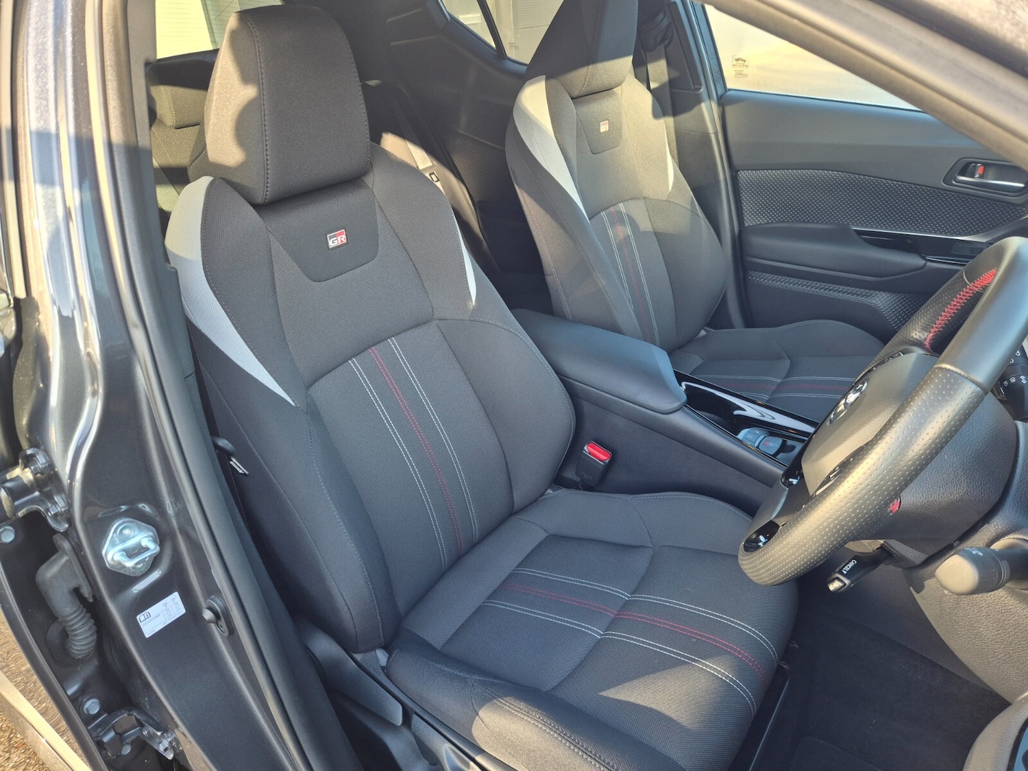 Used Toyota C-HR 2022 for sale - 77771120: Photo 31