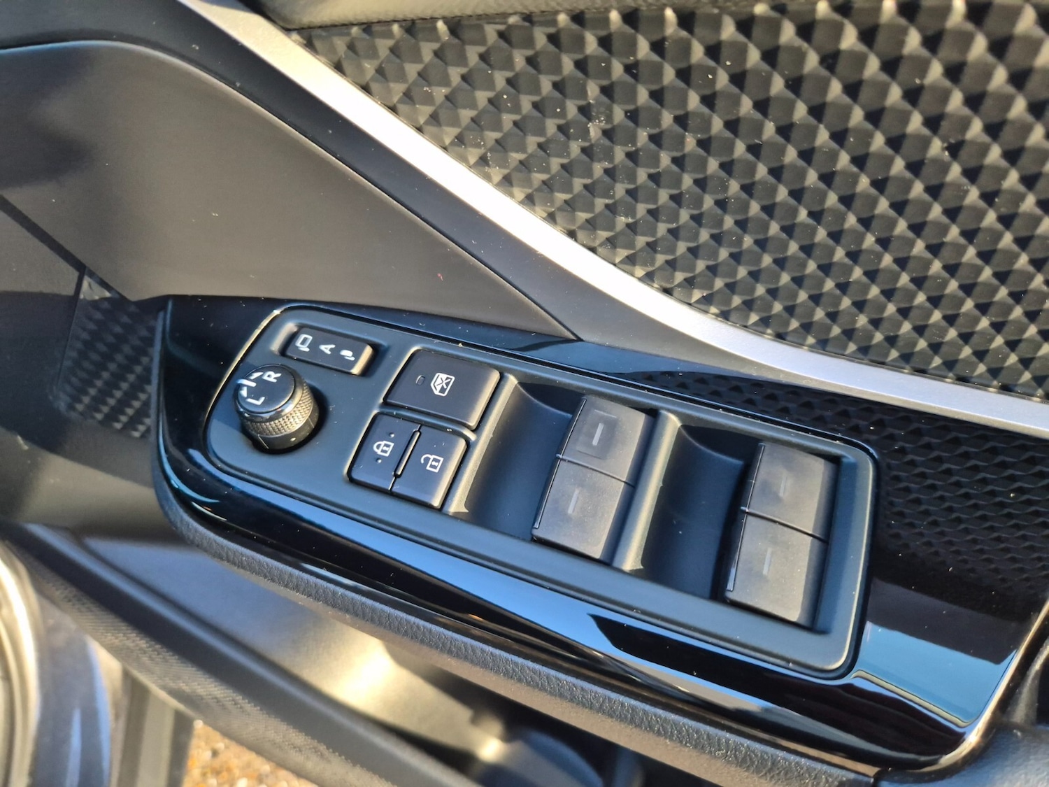 Used Toyota C-HR 2022 for sale - 77771120: Photo 32