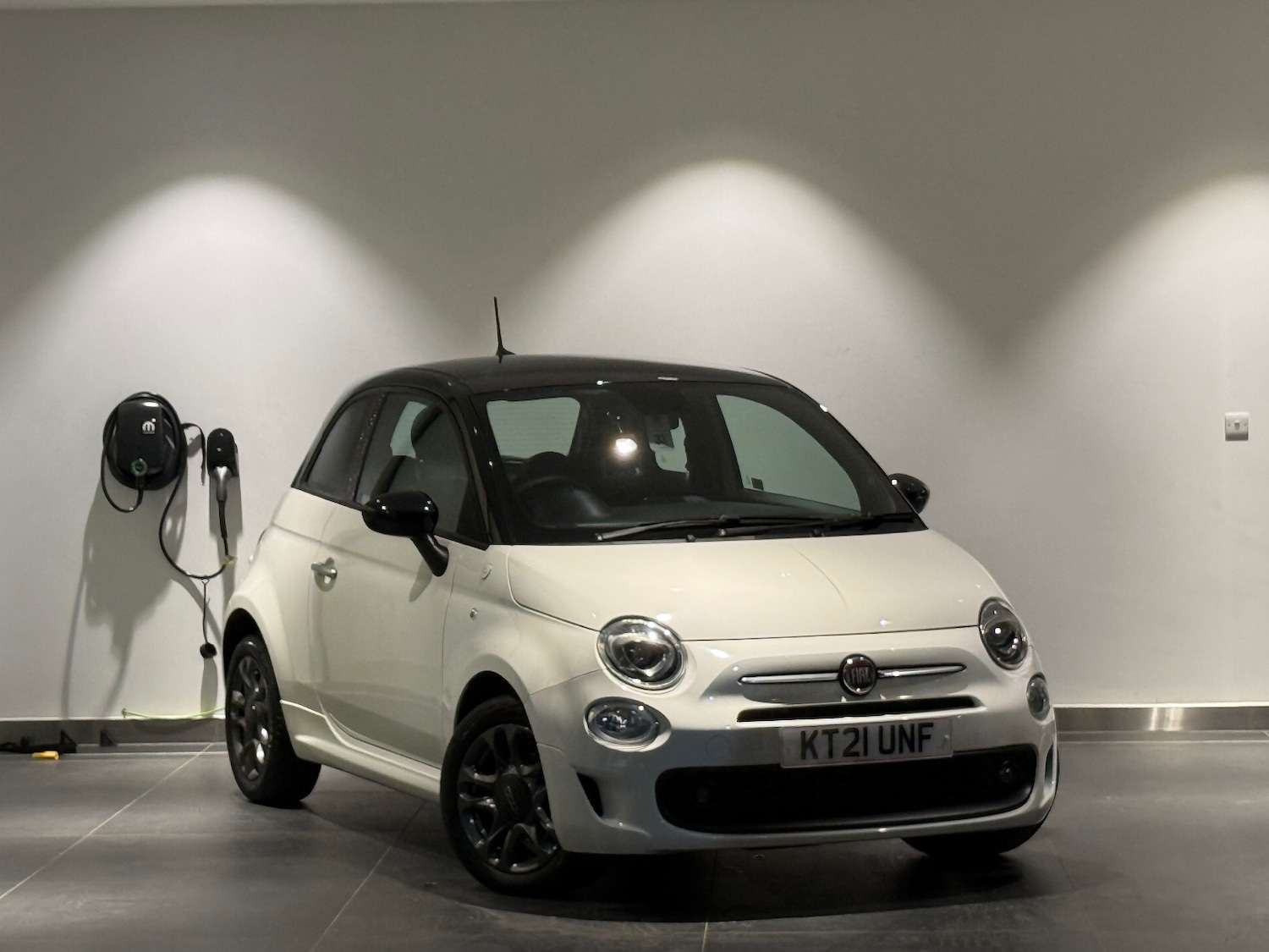 Used Fiat 500 2021 for sale - 76874926: Photo 1