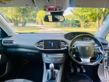 Used Peugeot 308 2017 for sale - 75210196: Photo