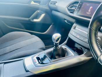 Used Peugeot 308 2017 for sale - 75210196: Photo