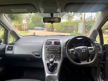 Used Toyota Auris 2012 for sale - 78945945: Photo