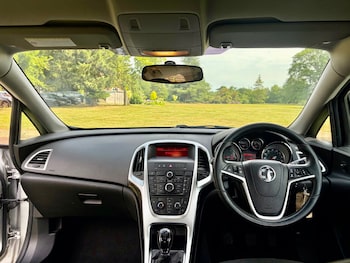 Used Vauxhall Astra 2015 for sale - 78769300: Photo