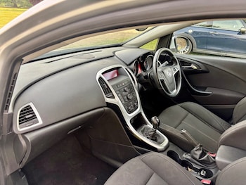 Used Vauxhall Astra 2015 for sale - 78769300: Photo
