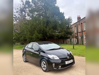 Used Toyota Prius 2015 for sale - 77997795: Photo
